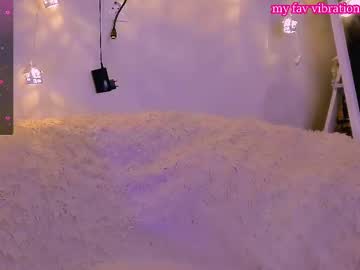 Sofa_Green Chaturbate stream image from February 12, 2025