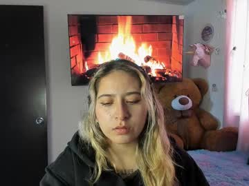 Ccuteass Chaturbate stream image from February 12, 2025