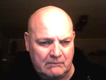 Hennes40 Chaturbate stream image from February 12, 2025