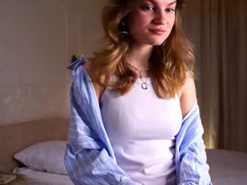Zeldabonde Chaturbate stream image from February 12, 2025