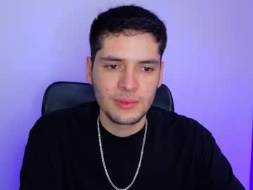 Emilionavarroz Chaturbate stream image from February 12, 2025