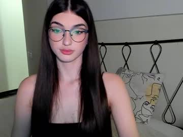 Leila_4ever Chaturbate stream image from February 12, 2025