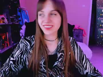 Nanitamoore Chaturbate stream image from February 12, 2025