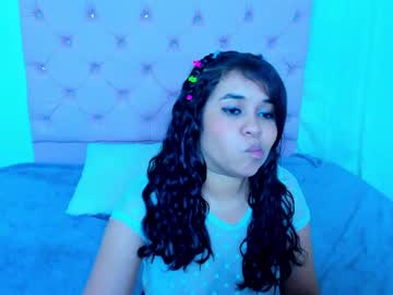 Alexa_Queen17 Chaturbate stream image from February 12, 2025