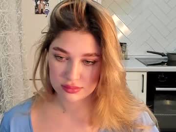 Kylieblond Chaturbate stream image from February 12, 2025