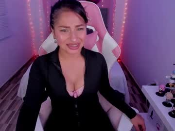 Andrea_Kinky Chaturbate stream image from February 12, 2025