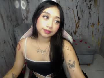 Kitty_Moon_V Chaturbate stream image from February 12, 2025