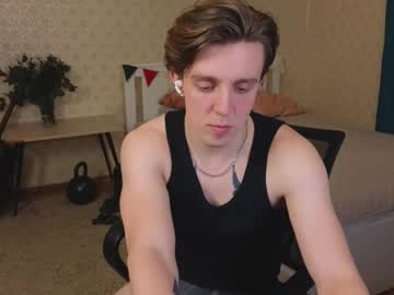Oliver_Travis Chaturbate stream image from February 12, 2025