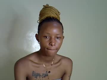 Pretielisa Chaturbate stream image from February 12, 2025