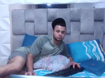 Staywild_ Chaturbate stream image from February 12, 2025