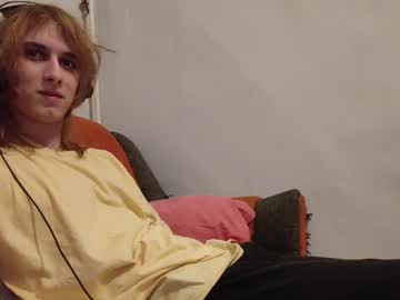 1heyhello Chaturbate stream image from February 13, 2025