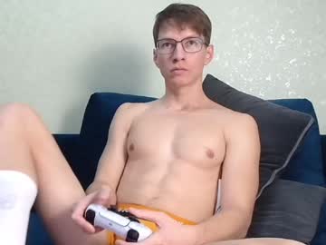 Yummyalexxx Chaturbate stream image from February 13, 2025