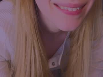 Hihi_Im_Chloe Chaturbate stream image from February 13, 2025