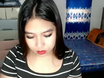 Urasiangirl_Crizelxxx Chaturbate stream image from February 13, 2025