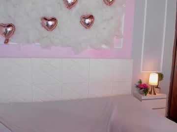 Aprillee3 Chaturbate stream image from February 13, 2025