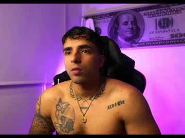 Darius_Phoenix Chaturbate stream image from February 13, 2025