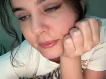Gia_Is_Horny Chaturbate stream image from February 13, 2025