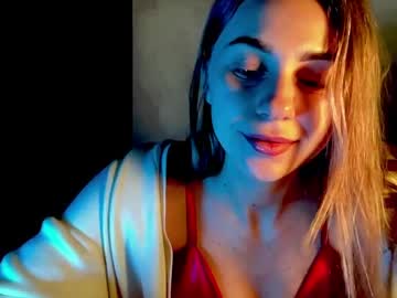 Gracetorrezz Chaturbate stream image from February 13, 2025