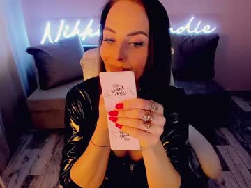 Nikki_Blondiee Chaturbate stream image from February 13, 2025