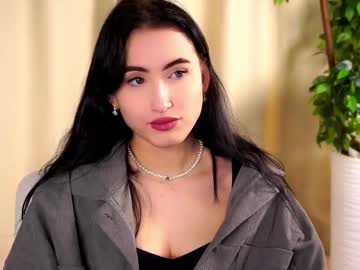 Erlinadobb Chaturbate stream image from February 13, 2025