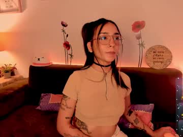 Lemoonpeach Chaturbate stream image from February 13, 2025