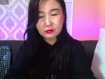 Bet_Lu Chaturbate stream image from February 13, 2025