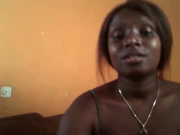 Nathalie1902 Chaturbate stream image from February 13, 2025