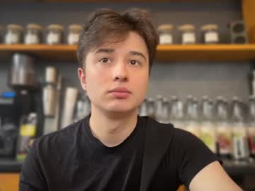 Coolskum00 Chaturbate stream image from February 13, 2025