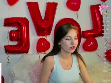 Yournaughtymolly Chaturbate stream image from February 13, 2025