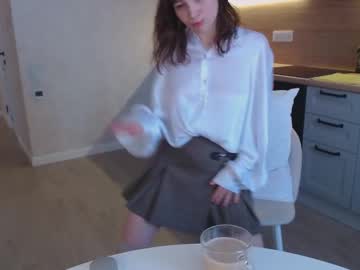 Bonjourlabelle Chaturbate stream image from February 13, 2025