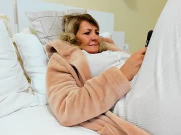 Heyheygrey Chaturbate stream image from February 13, 2025