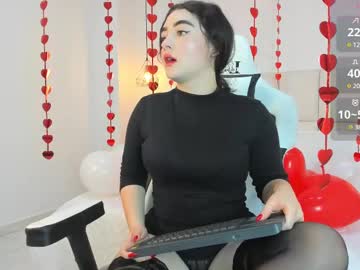 Evelyn_White8 Chaturbate stream image from February 13, 2025
