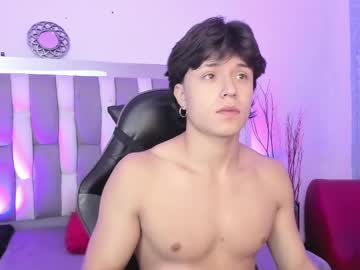 Andrew_Salvatoresk8 Chaturbate stream image from February 13, 2025