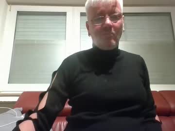 Mandywinger Chaturbate stream image from February 13, 2025
