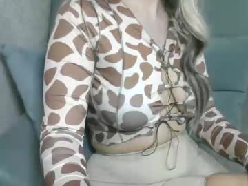 Pralinne_ Chaturbate stream image from February 13, 2025