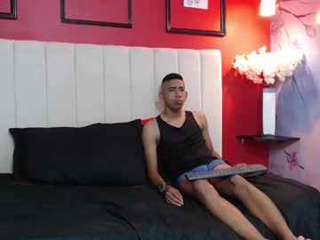 Karola_And_Junior Chaturbate stream image from February 13, 2025