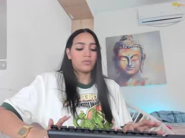 Elza_Fuentes Chaturbate stream image from February 13, 2025
