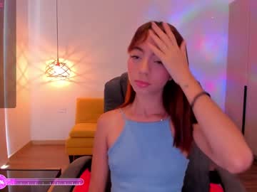 Rossiethompson Chaturbate stream image from February 13, 2025