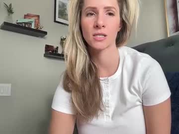 Luxlovely111 Chaturbate stream image from February 13, 2025