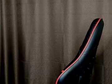 Robert10211 Chaturbate stream image from February 13, 2025