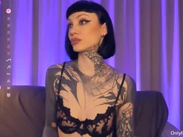 Sashaaalovee Chaturbate stream image from February 13, 2025