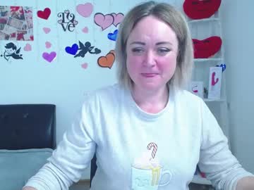 Snezhanarells Chaturbate stream image from February 13, 2025