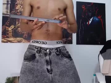 Bentowilliams Chaturbate stream image from February 13, 2025