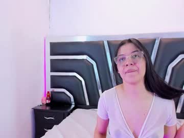 Saralenoxx Chaturbate stream image from February 13, 2025
