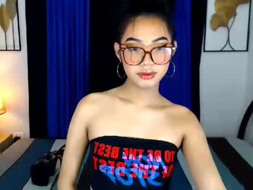 Prettyhothugecock Chaturbate stream image from February 13, 2025