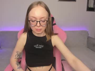 Shy_Suchka Chaturbate stream image from February 13, 2025