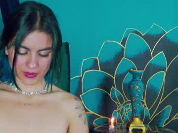 Sophiee_Petit Chaturbate stream image from February 13, 2025