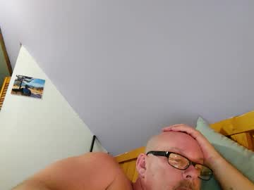 Bananatwins1 Chaturbate stream image from February 13, 2025