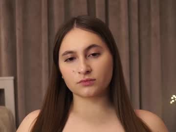 Linngreaves Chaturbate stream image from February 13, 2025