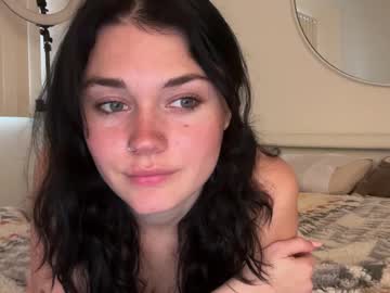 Queencassidyy Chaturbate stream image from February 13, 2025